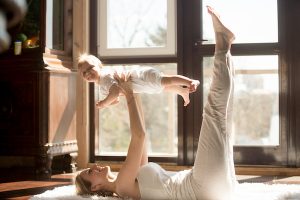 cours de Yoga post-natal en individuel | yoga en ligne et cours de yoga - France, Suisse, Belgique, Québec, Canada | Liance