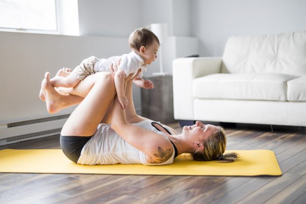 cours de Yoga post-natal en individuel | yoga en ligne et cours de yoga - France, Suisse, Belgique, Québec, Canada | Liance