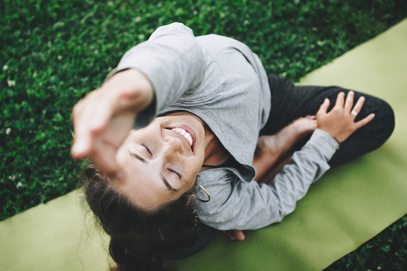 Le yoga thérapeutique aide à guérir les blessure du corps et de l'âme - Maud Japhet