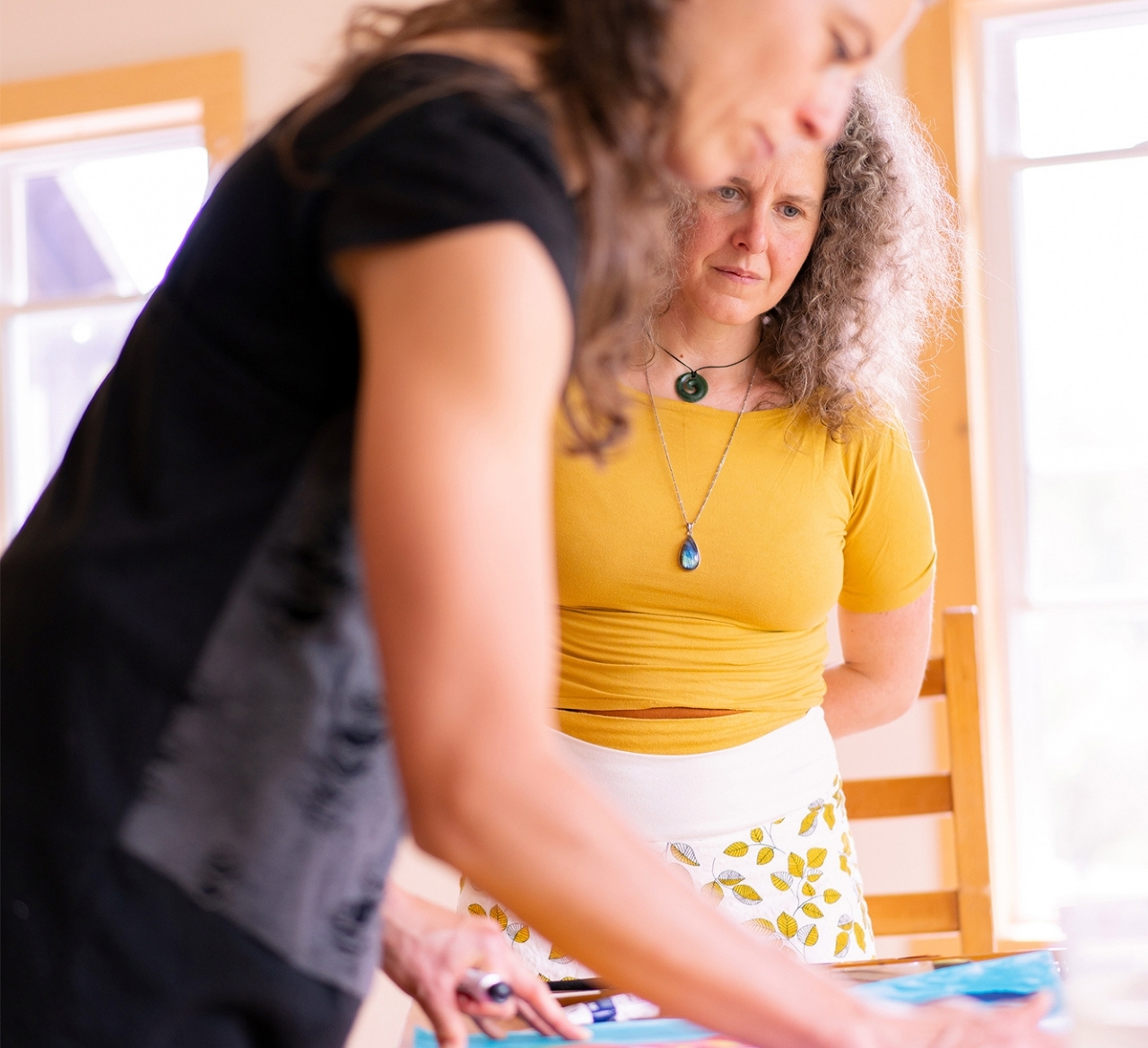 Maud-Japhet-Yoga-Apaisant-Individuel Médecines Holistiques, une rencontre être la médecine et la philosophie. Thérapeute holistique à Sutton (Qc) et en ligne | maudjaphet.com