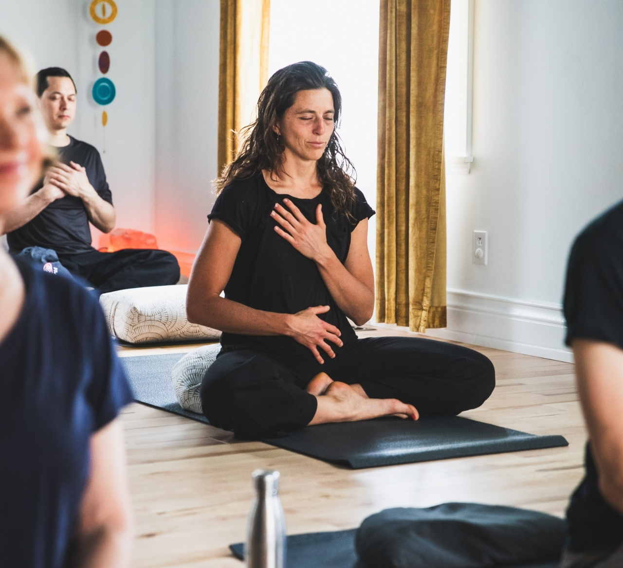 Maud-Japhet-Yoga-Individuel Thérapie holistique avec Maud Japhet à Sutton (Qc) et en ligne - pour un bien-être profond et une vie alignée
